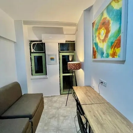 Cozy Midtown Flat In T2