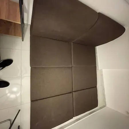 Cozy Midtown Flat In T2